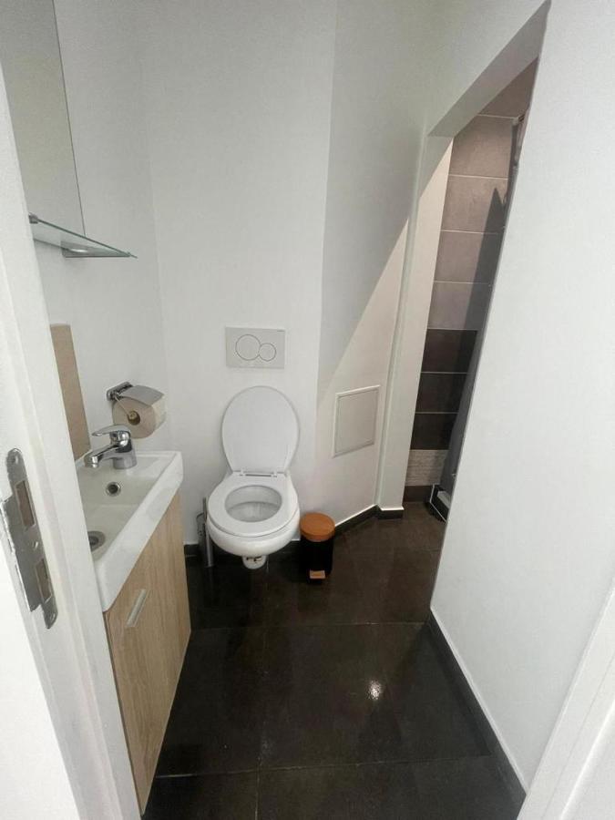Schaerbeek Room 1 Brussel Bagian luar foto