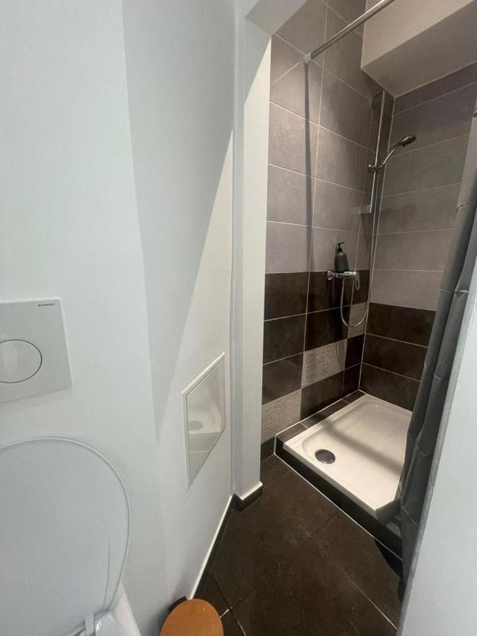 Schaerbeek Room 1 Brussel Bagian luar foto